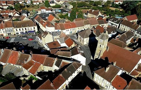 1662016306-bourg_montmarault-002